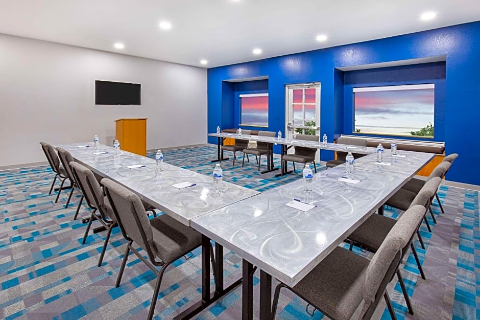 Microtel Inn and Suites by Wyndham