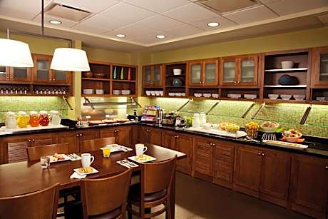 King Room with Sofa Bed and Roll-In Shower - Disability Access