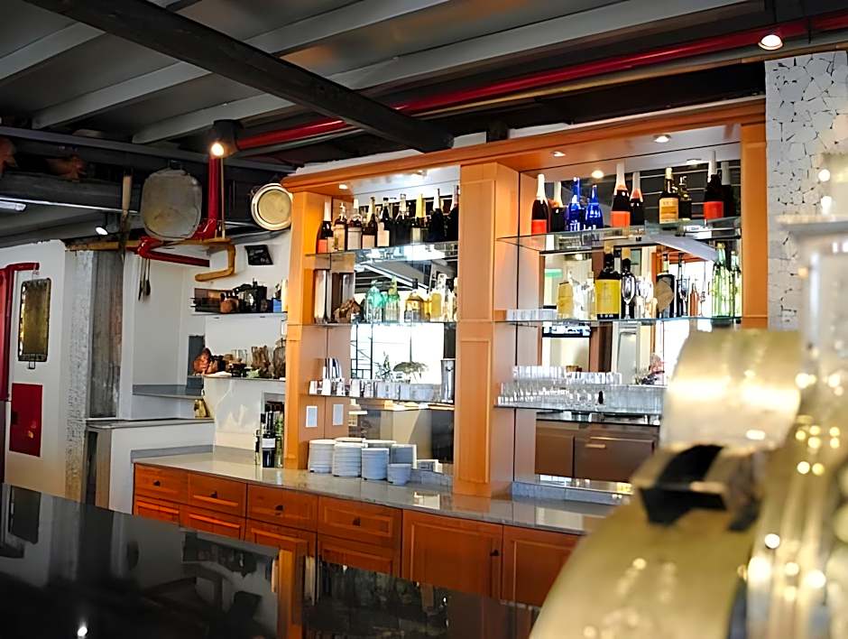 La Fresque Hotel Boutique