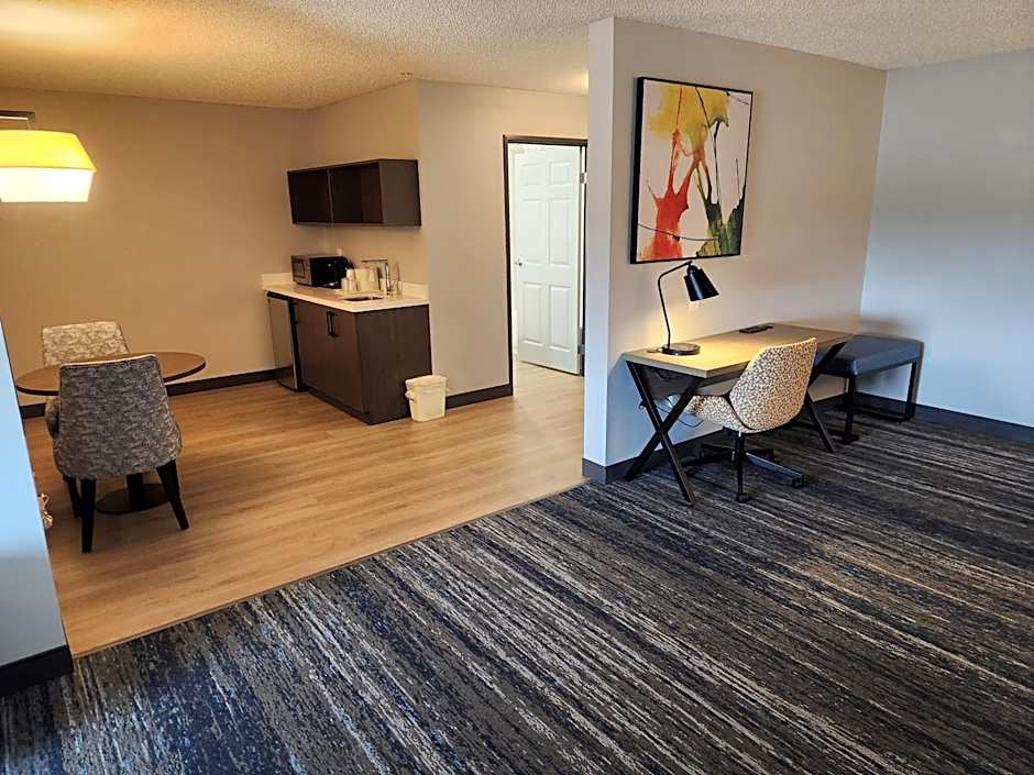 La Quinta Inn & Suites by Wyndham Warner Robins - Robins Afb