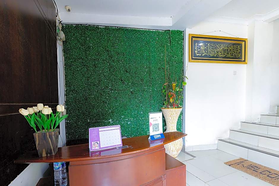 Urbanview SRB Near Mall Ciputra Cibubur