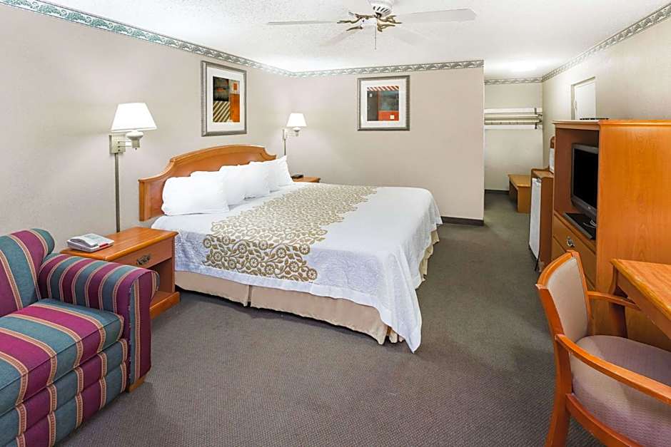 Days Inn by Wyndham Batesville