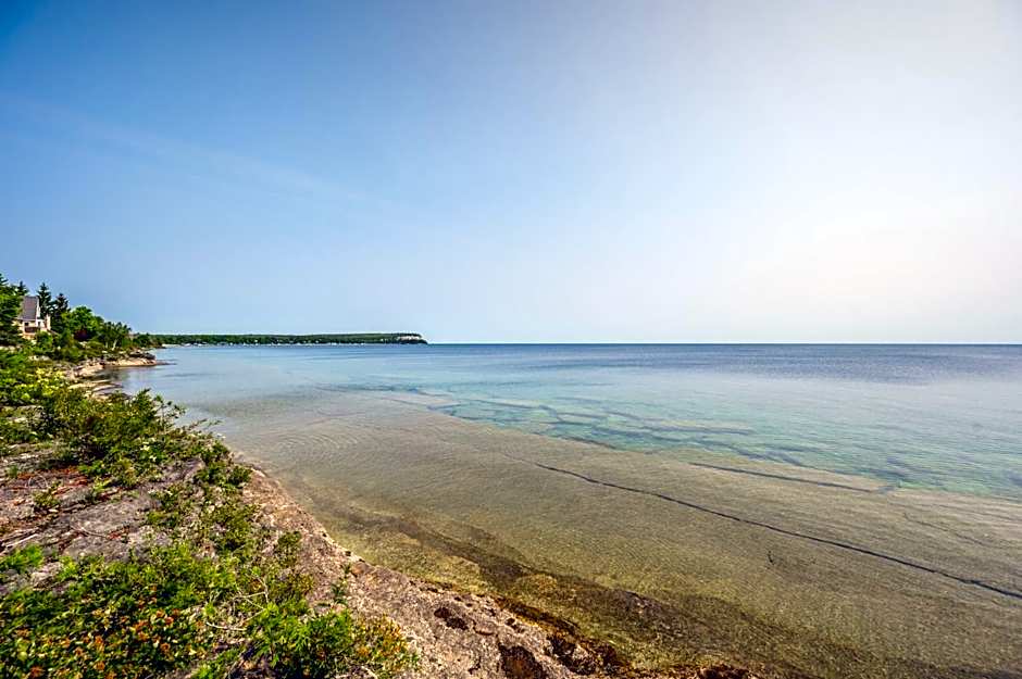 Norse Nook - Waterfront w Hot Tub & Sauna