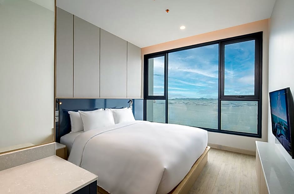 S Sriracha Hotel & Residence