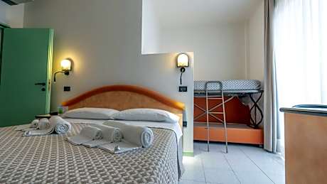 Quadruple Room with Sea View