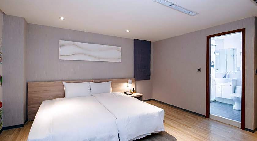 Smile 73 Hotel