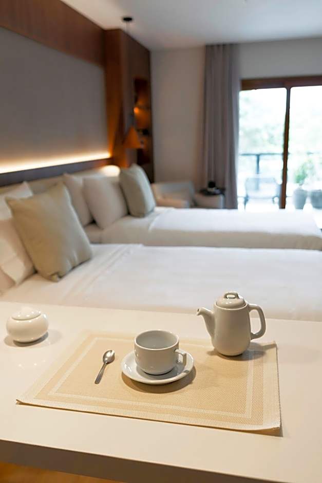 Five Hotel