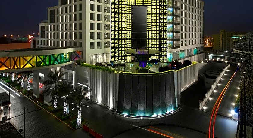 Grand Millennium Muscat connected to Muscat Grand Mall