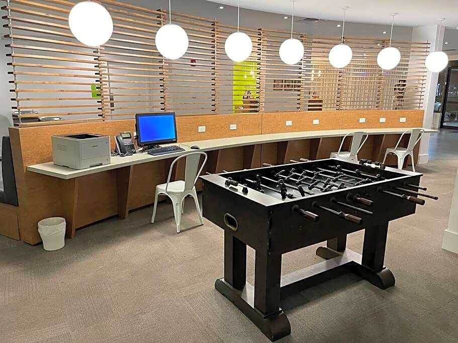 Newly Room in cozy hotel with Super location to the Parks