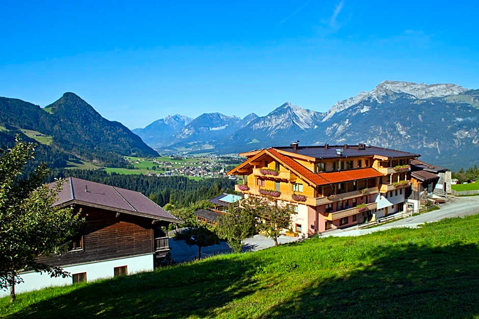 Hotel & Alpengasthof Pinzgerhof