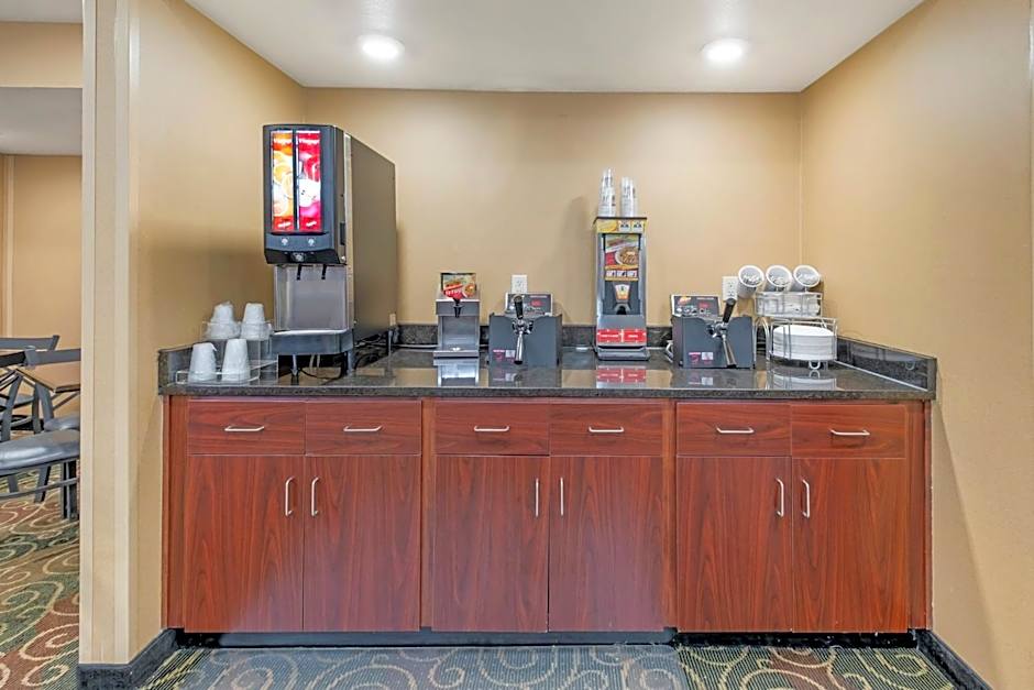 Red Roof Inn Charlestown