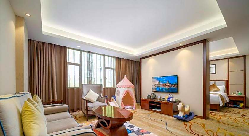 Zhonglian Harbor Hotel