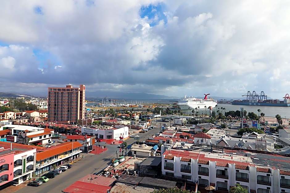 Holiday Inn Express And Suites Ensenada Centro By IHG