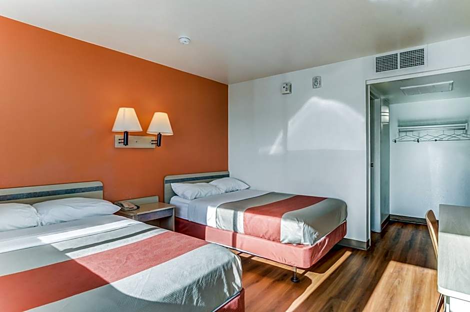 Motel 6 Fort Collins, CO