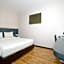CREW EXPRESS Hotel