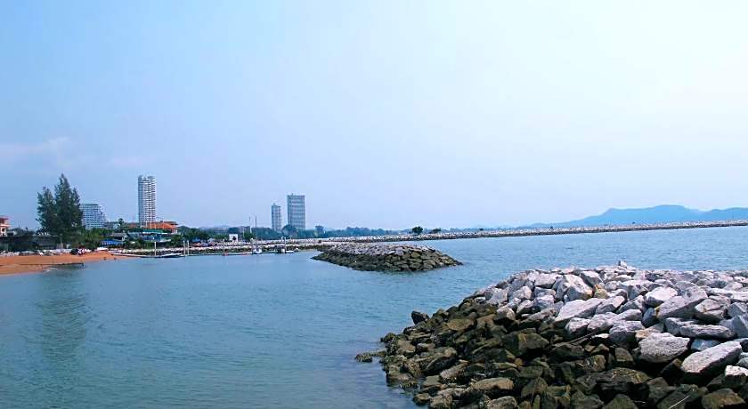 Nantra Pattaya Baan Ampoe Beach