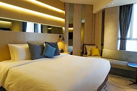 The Optimum Floor - Premier Plus Harbor View Room