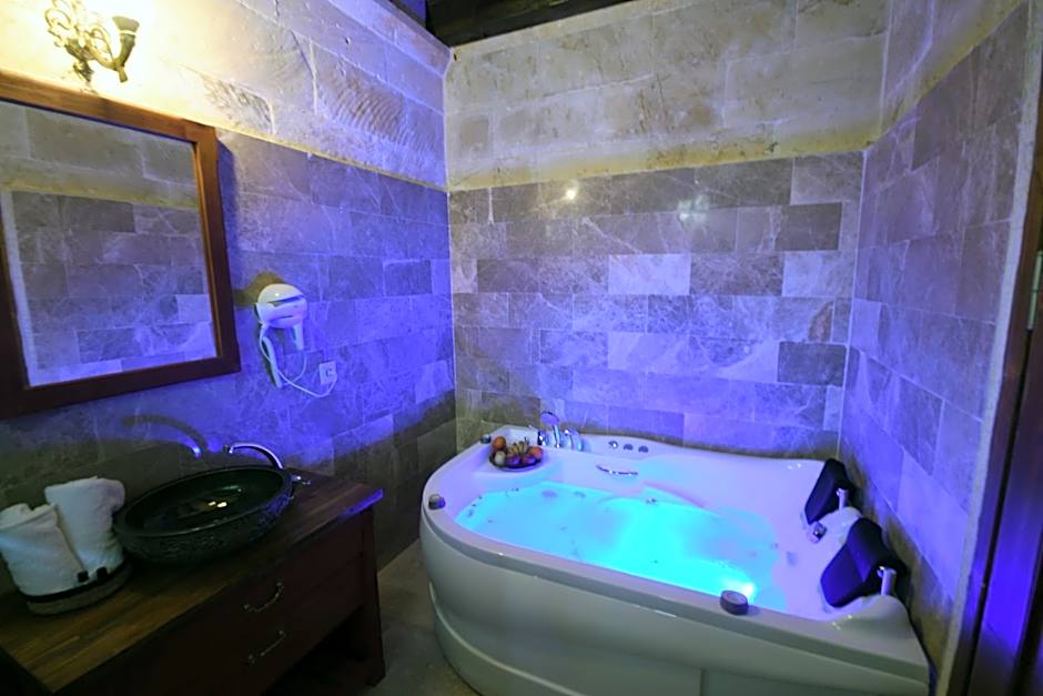 Lavinia Cappadocia Cave