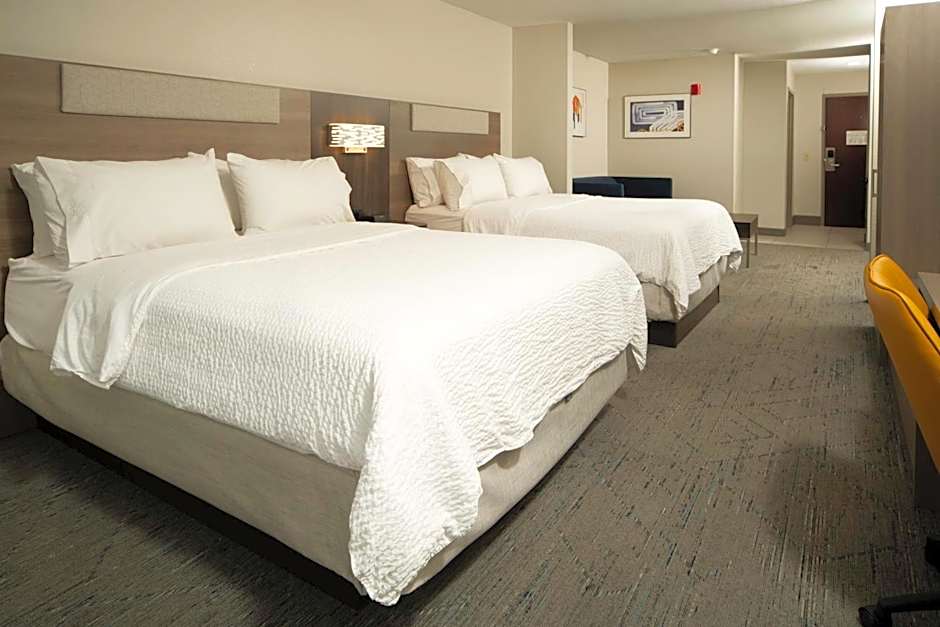 Holiday Inn Express Hotel & Suites St Charles By IHG
