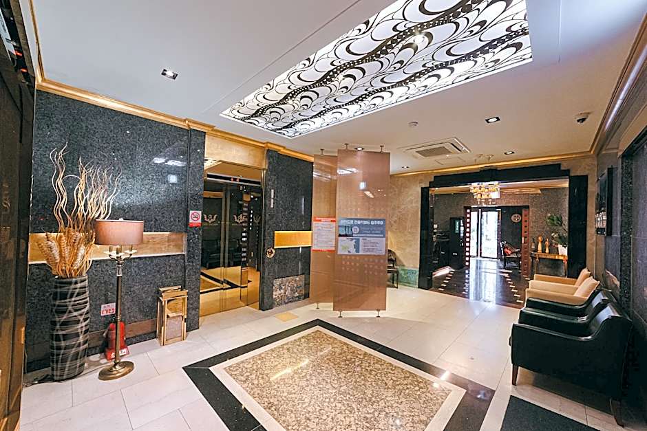 Tongyeong Gallery Hotel