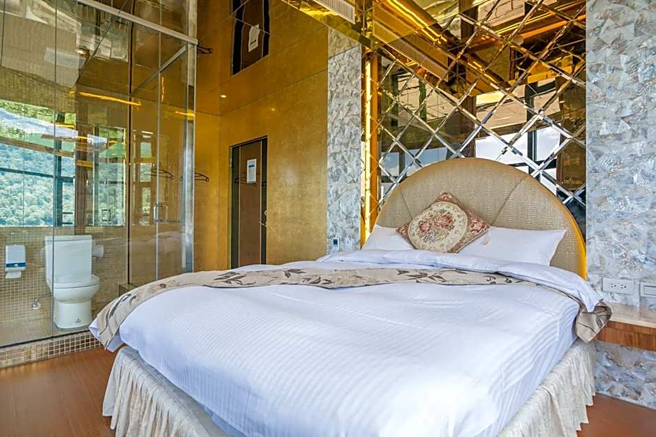 Shuian Lakeside Hotel