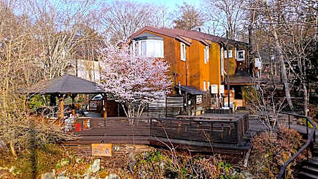 Windy Hill Forest Lodge