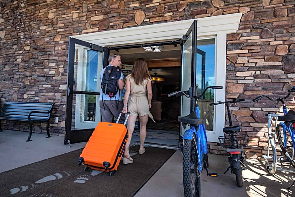 Yellowstone Park Hotel