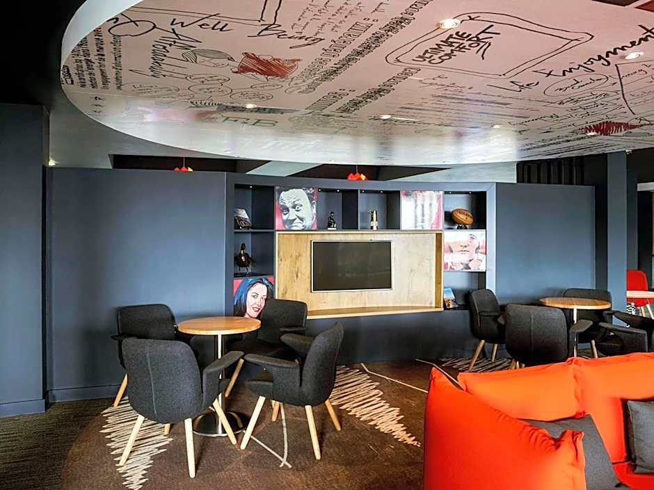 ibis Swansea