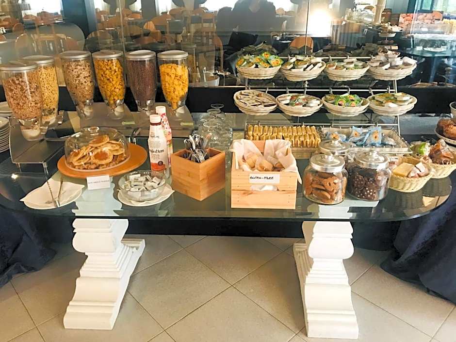 G&D Hotel Deanna Pool&Brunch