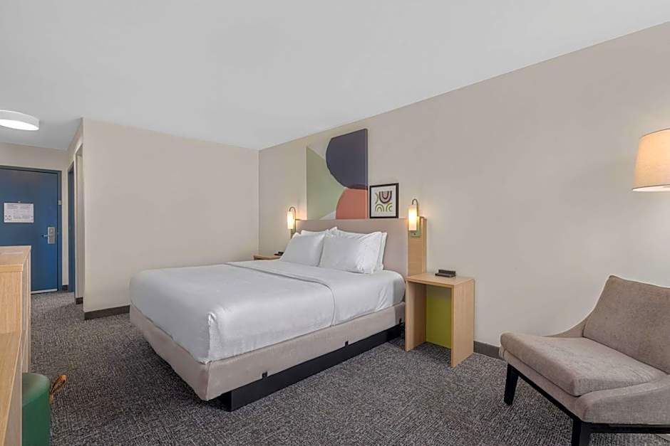 Spark by Hilton Fredericksburg Southpoint