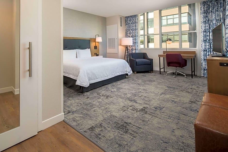 Hampton Inn And Suites By Hilton Portland-Pearl District