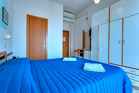 Double Room with Balcony and Sea View