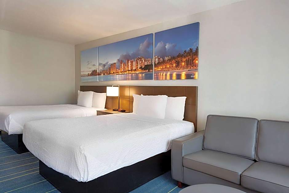 Days Inn & Suites by Wyndham Anaheim At Disneyland Park