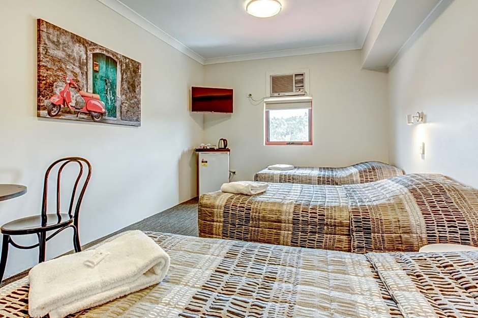 Arena Hotel (formerly Sleep Express Motel)