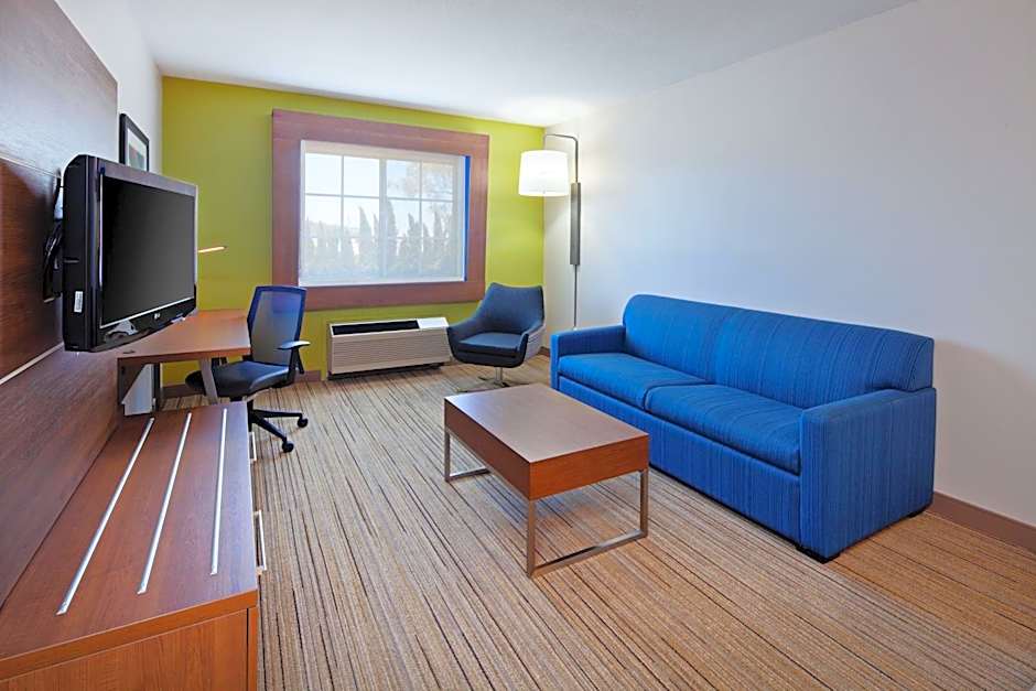 Holiday Inn Express Hotel & Suites San Diego-Escondido By IHG