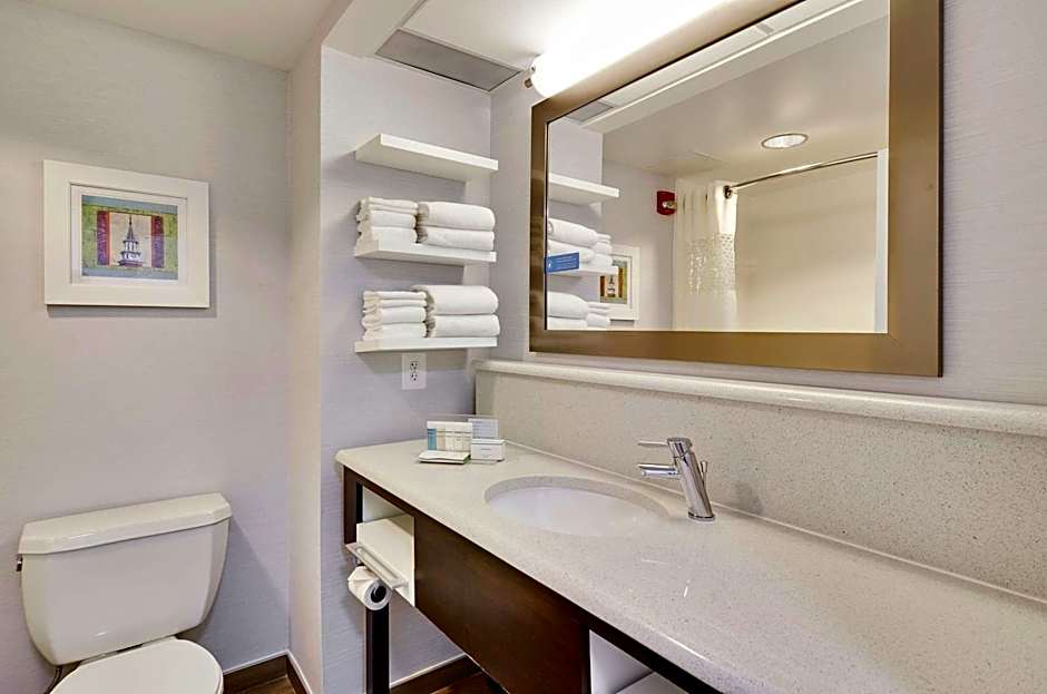 Hampton Inn By Hilton Alexandria-Old Town/King St. Metro