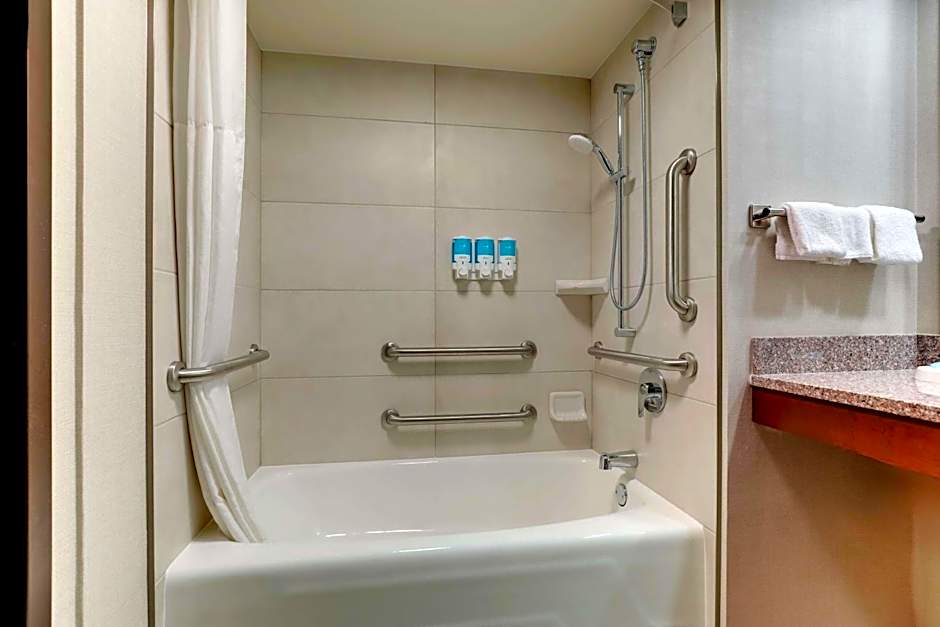 Drury Inn & Suites Marion