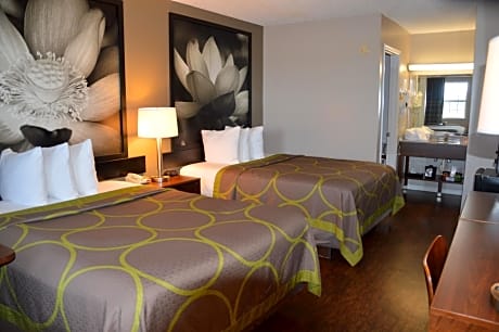 Queen Room with Two Queen Beds - Smoking