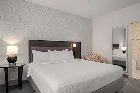 1 King Bed 1 Bedroom Suite Nonsmoking