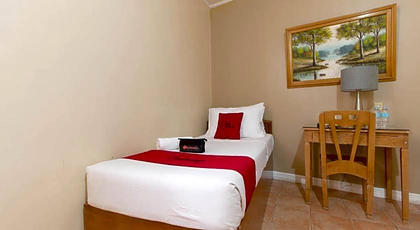 RedDoorz @ Downtown Tacloban