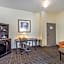 Clarion Inn & Suites Central Clearwater Beach