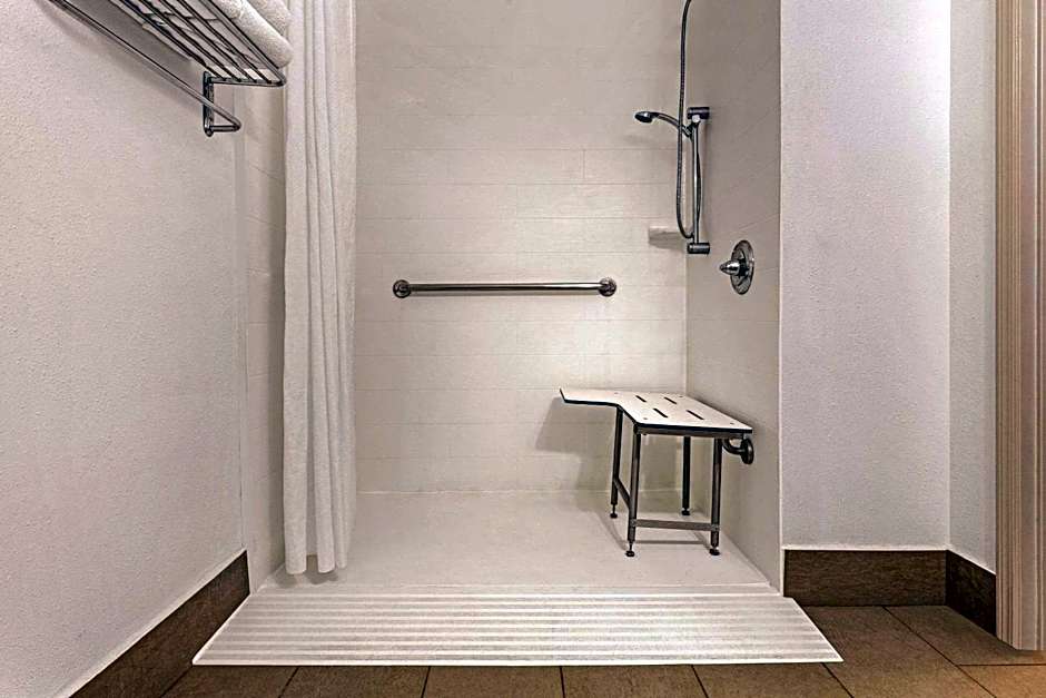 Country Inn & Suites by Radisson, Georgetown, KY