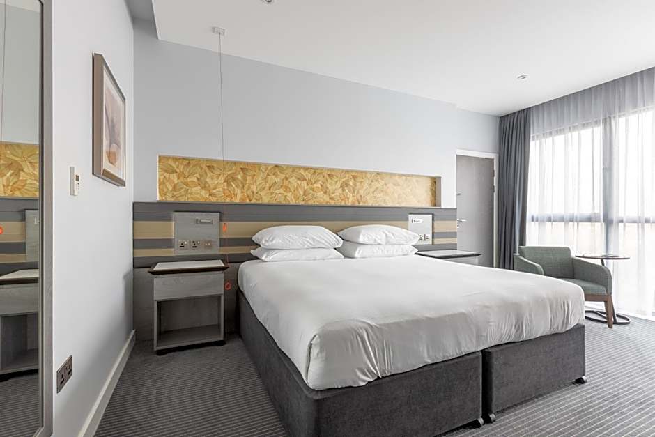 DoubleTree by Hilton Edinburgh - Queensferry Crossing