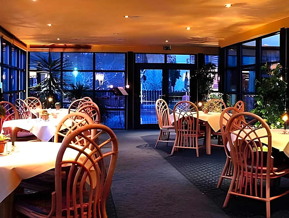 Hotel & Restaurant 5 Linden