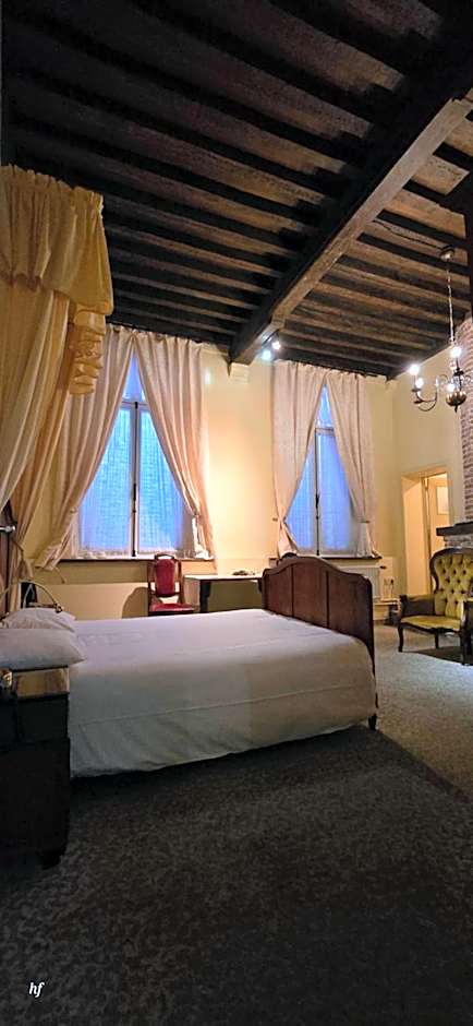 Erasmus Hotel