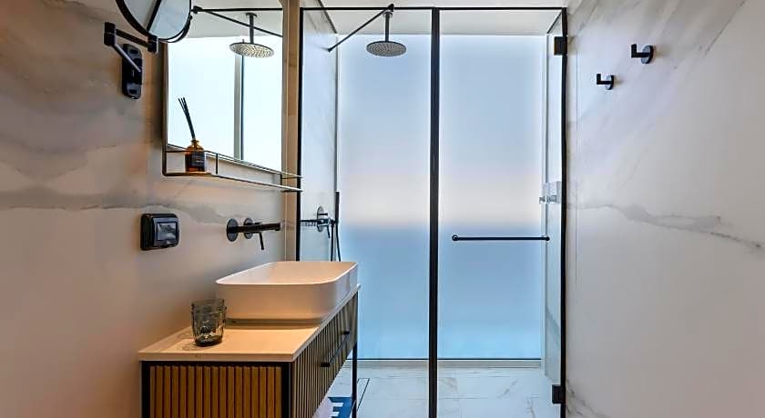 Alberto Hotel by Isrotel Design