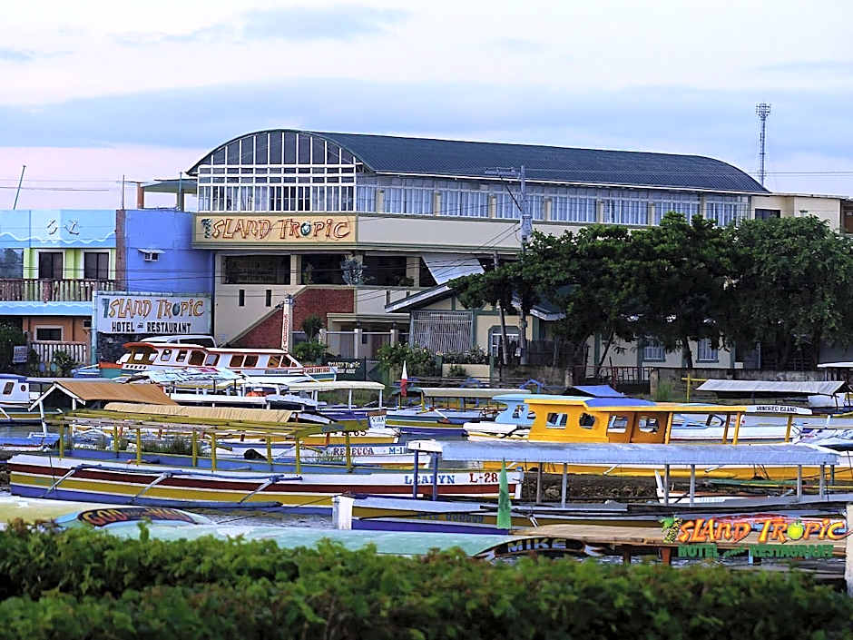 Island Tropic Hotel and Restaurant