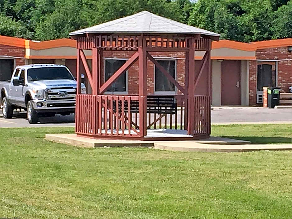 Hickory House Inn