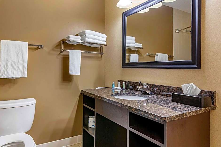 Quality Inn & Suites Escanaba North