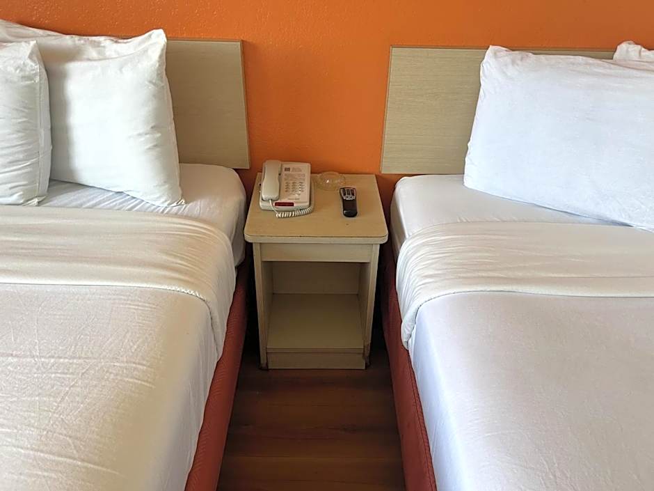 Motel 6-Stanton, CA